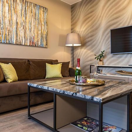 Deluxe Apartment Mit Tiefgarage In Naehe Messe-Bmw-Porsche-Dhl-Flughafen-Flugzeugwerk Der Deutsche Aircraft Lipsko Exteriér fotografie
