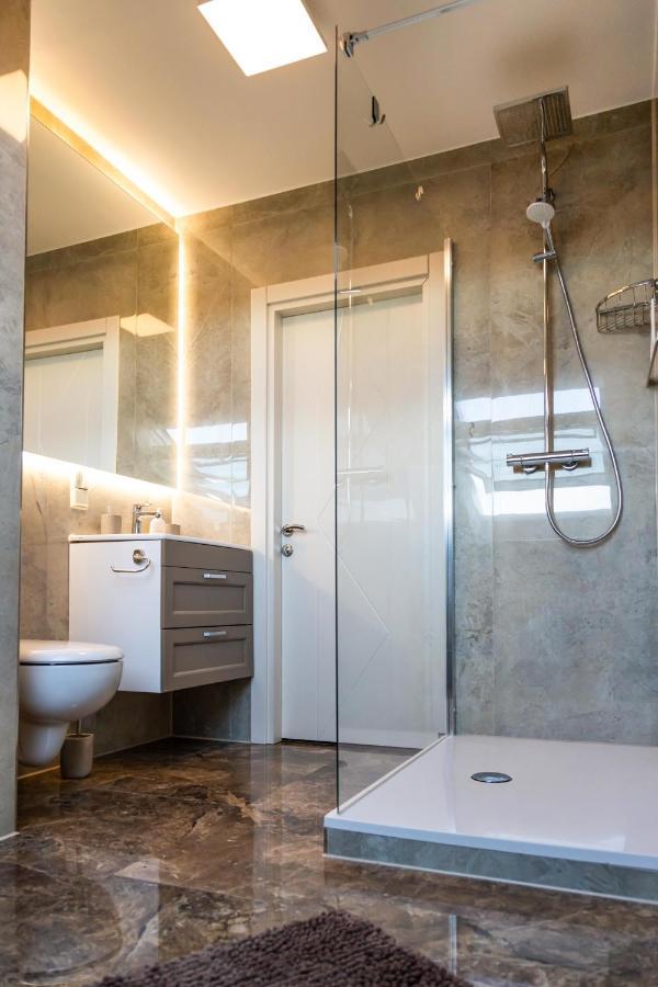 Deluxe Apartment Mit Tiefgarage In Naehe Messe-Bmw-Porsche-Dhl-Flughafen-Flugzeugwerk Der Deutsche Aircraft Lipsko Exteriér fotografie